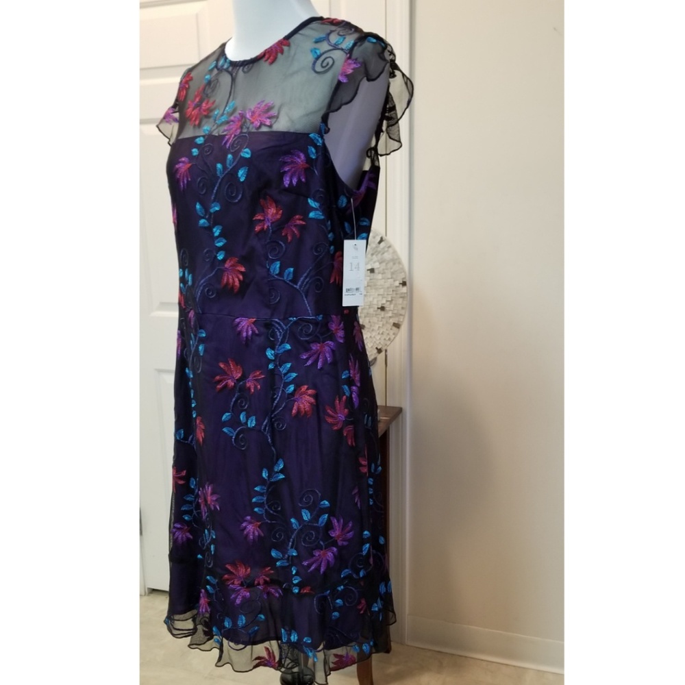 🆕️⬇️Donna Morgan Embroidered Floral Sheath Dress - Picture 4 of 9